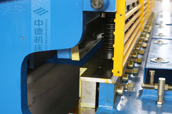 ZDSK-1632選用上海優(yōu)質(zhì)刀片，使用壽命更長.jpg